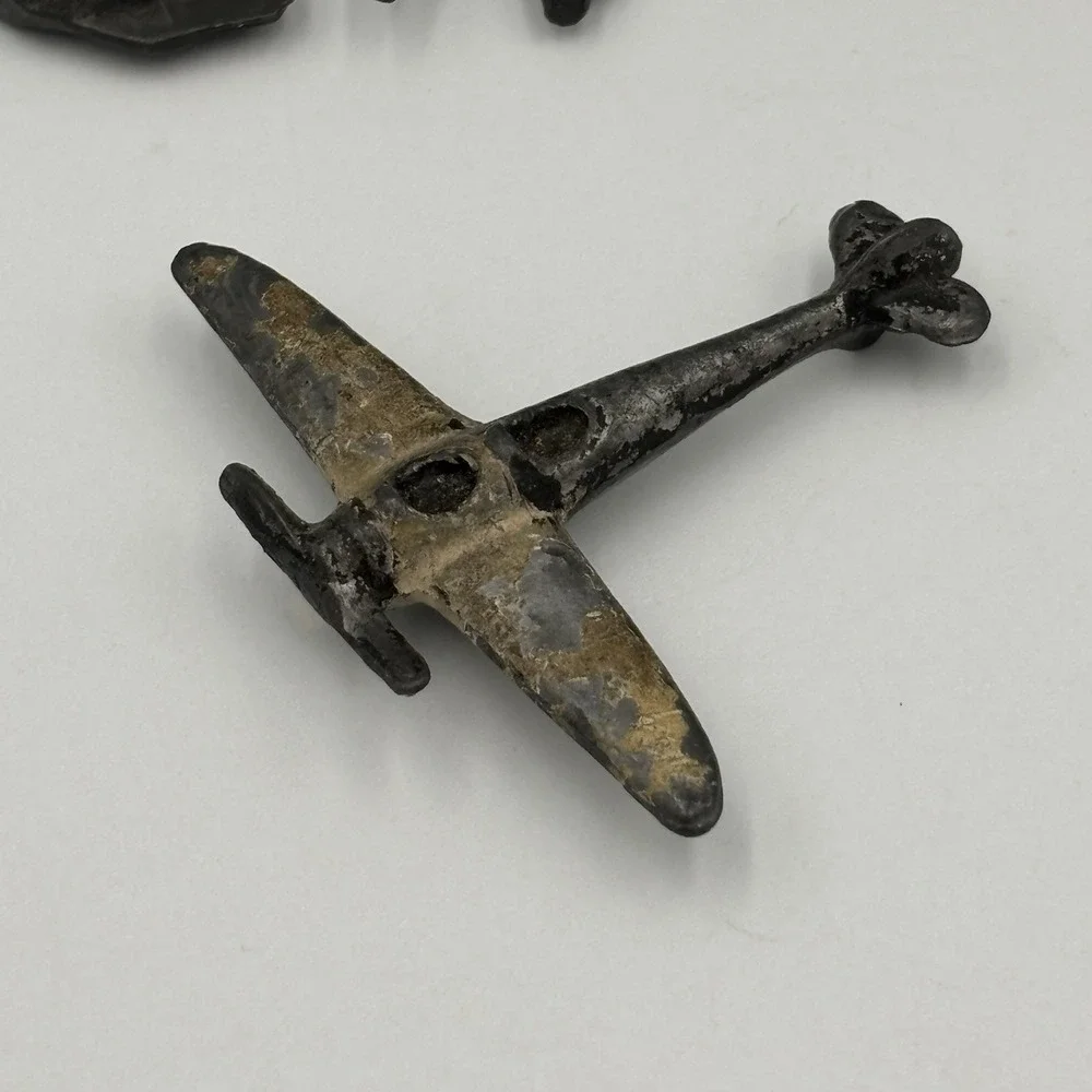VINTAGE LEAD SOLDIERS MILITARY ARMY MEN WW2 Lot Of‎ 13 And A Plane